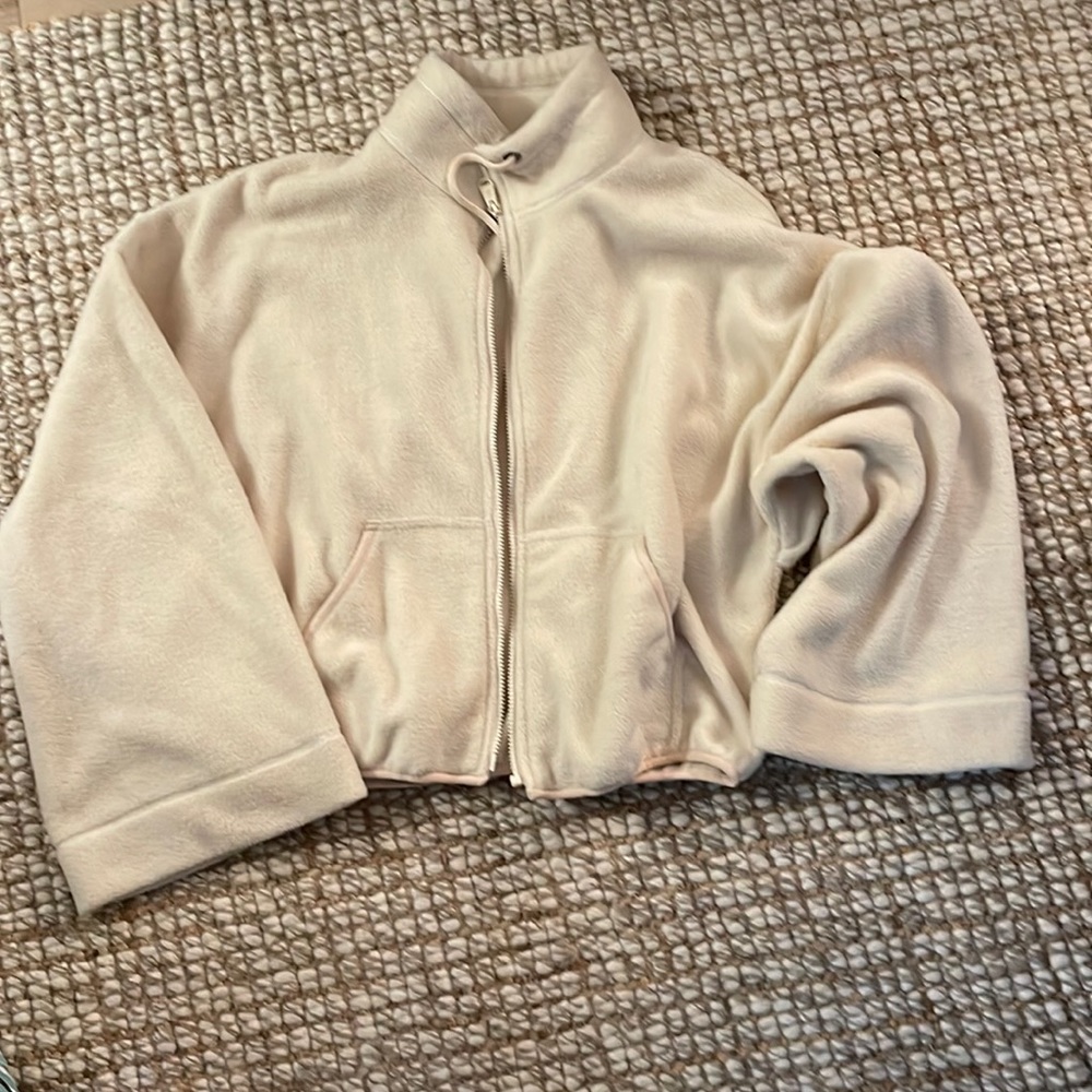 X FP Movement Climb High Fleece in Chamomile
Free People ⭐️⭐️only worn once⭐️⭐️